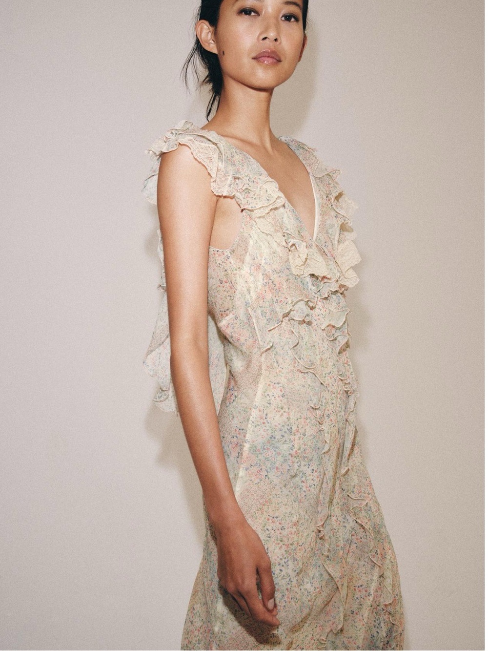 FLORAL PRINT RUFFLE DRESS - Picture 2 of 10